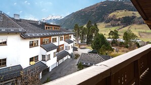 Unclassified image, 2 of 39, button - Contemporary Apartment in Kampl near Ski Area (Neustift Im Stubaital)