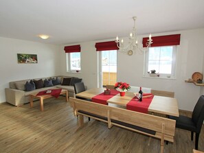 Apartment | Dining