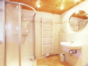 Bathroom - Chalet in Kufstein Near Kaiserblick Ski (Niederndorferberg)
