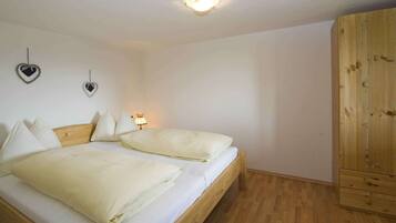 Chalet | 3 bedrooms, individually furnished, bed sheets
