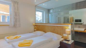 Rumah | 6 kamar tidur dan dilengkapi dengan perabotan berbeda-beda