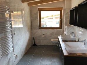 House | Bathroom | Bathtub, towels - Brilliant Holiday Home in Leutasch Tyrol With Garden (Leutasch)