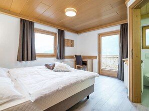 Chalet | 20 habitaciones, muebles diferentes y ropa de cama 