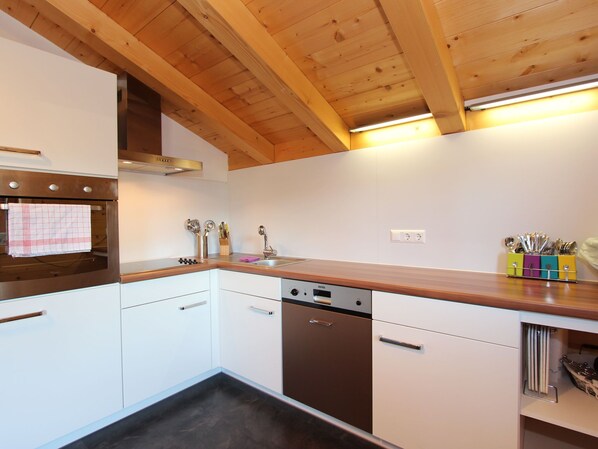 Apartment | Private kitchen - Modern Apartment in Itter Near Forest (Itter)