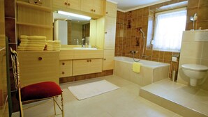 House | Bathroom | Combined shower/tub, towels - Gorgeous Holiday Home With Sauna in Achenkirch (Achenkirch)