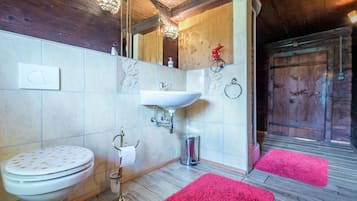 Ferienhaus | Badezimmer | Badewanne