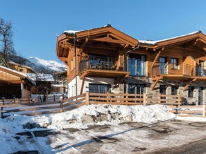 Exterior - Penthouse Apartment in Piesendorf Salzburg near Ski Area (Piesendorf)