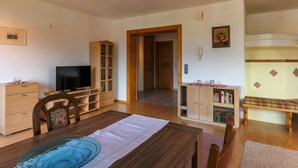 Apartment | Living room - Spacious Apartment in Wörgl Tyrol near Ski Area (Woergl)