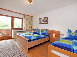 Apartamento | 6 quartos, individualmente mobiliados