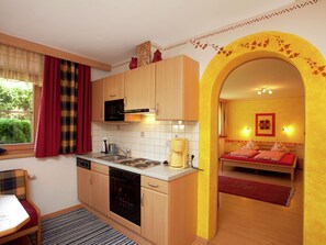Apartment | Eigene Küche | Wasserkocher mit Kaffee-/Teezubehör, Ofen, Geschirrspüler