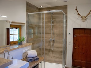 House | Bathroom | Shower, towels - Tranquil Holiday Home in Thiersee on the Edge of the Forest (Thiersee)