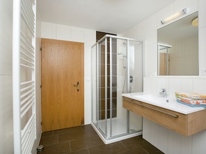 Shower, towels - Spacious Holiday Home in Zell am Ziller near Ski Area (Zell am Ziller)