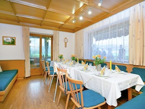 Dining - Spacious Holiday Home in Zell am Ziller near Ski Area (Zell am Ziller)