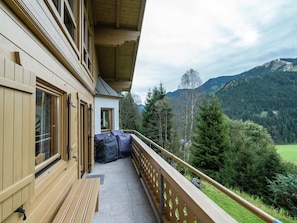 Balcony - Chalet in Saalbach-hinterglemm in ski Area (Viehhofen)