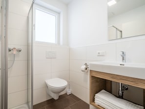 Bathroom - Modern Apartment in Saalbach Near Ski Area (Viehhofen)