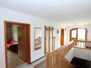 5 bedrooms, individually furnished, bed sheets - Spacious Holiday Home in Westendorf With Balcony (Westendorf)