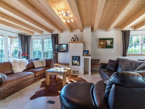 Chalet | Living room - Spacious Chalet with Sauna near Ski Area in Walchen (Piesendorf)
