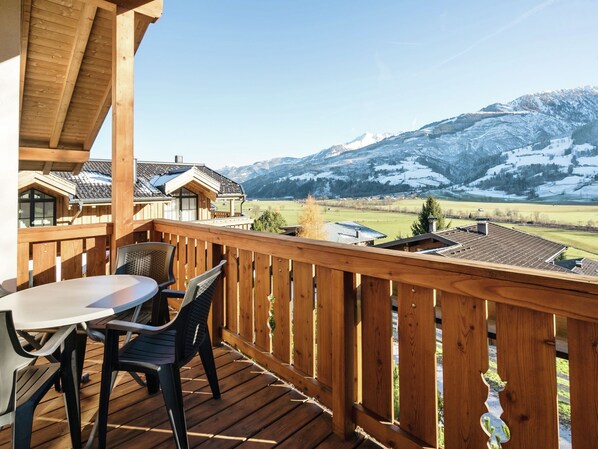 Balcony - Spacious Chalet with Sauna near Ski Area in Walchen (Piesendorf)