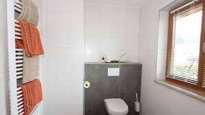 Bathroom - Beautiful Apartment Near Ski Area in Fügen (Fuegen)