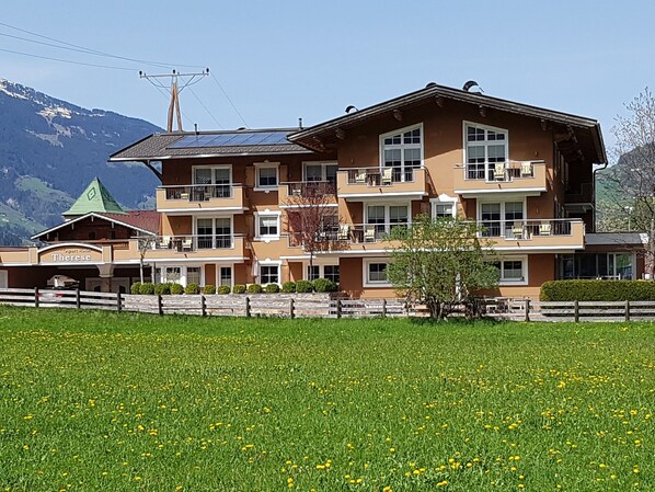 Exterior - Pleasant Penthouse in Mayrhofen With Sauna (Mayrhofen)