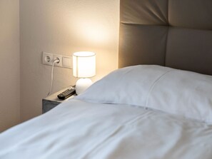 2 bedrooms, bed sheets - Pleasant Penthouse in Mayrhofen With Sauna (Mayrhofen)