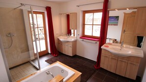 Appartement | Badkamer | Een bad