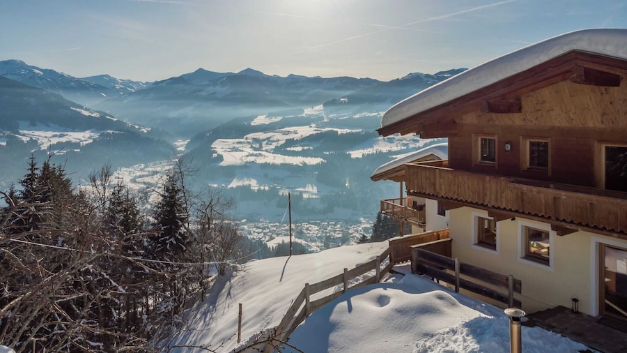 Gorgeous Chalet with Hot Tub in Tyrol
