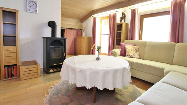 Living room - Meadow View Holiday Home in Hollersbach im Pinzgau near Ski Area (Hollersbach im Pinzgau)