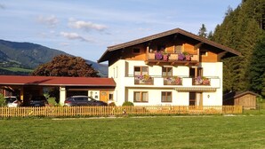 Exterior - Meadow View Holiday Home in Hollersbach im Pinzgau near Ski Area (Hollersbach im Pinzgau)