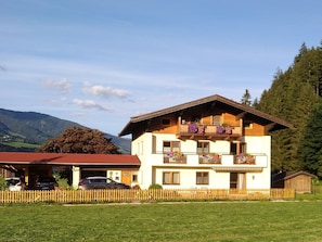 Exterior - Meadow View Holiday Home in Hollersbach im Pinzgau near Ski Area (Hollersbach im Pinzgau)
