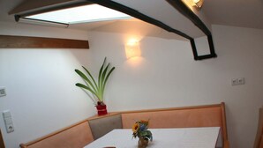 Dining - Meadow View Holiday Home in Hollersbach im Pinzgau near Ski Area (Hollersbach im Pinzgau)