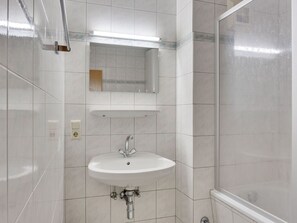 Bathroom - Comfortable Apartment in Zell am See Near Forest (Zell am See)