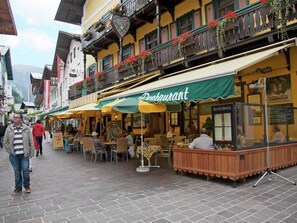 Apartment | Dining - Comfortable Apartment in Zell am See Near Forest (Zell am See)