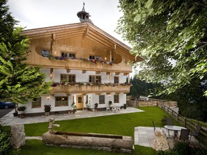 Unclassified image, 2 of 25, button - Cozy Mansion in Söll With Garden (Soell)