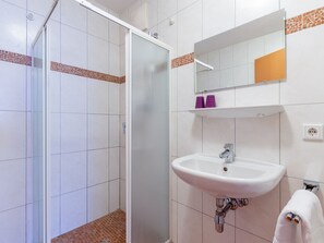 Apartment | Bathroom - Gorgeous Apartment in Piesendorf With Sauna (Piesendorf)