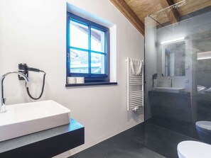 House | Bathroom