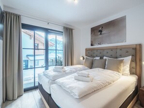 House | 4 bedrooms, iron/ironing board, bed sheets - Chalet in Piesendorf Near Ski Slopes (Piesendorf)
