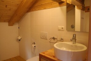 House | Bathroom - Farmhouse in Hopfgarten Near Skiwelt (Hopfgarten im Brixental)