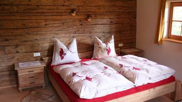 House | 4 bedrooms, individually furnished, bed sheets