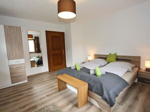 Apartment | 2 Schlafzimmer, individuell eingerichtet, Bettwäsche
