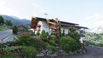 Chalet | Exterior