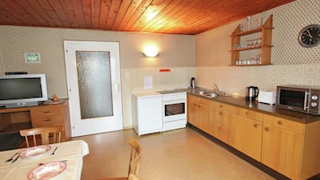 Ferienhaus | Eigene Küche | Kühlschrank, Mikrowelle, Ofen