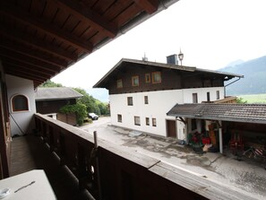Apartment | Balcony - Vintage Apartment in Stuhlfelden With Balcony (Stuhlfelden)