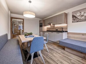 House | Dining