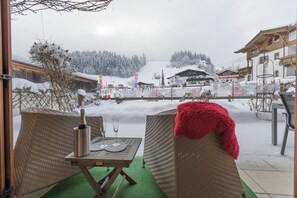 Chalet | Balcony - Unique Chalet in the Center of Elmau, Near Ski Lift (Ellmau)