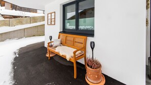 Balcony - Urban Apartment in Hopfgarten near Salvenaland Swimming Lake (Hopfgarten im Brixental)