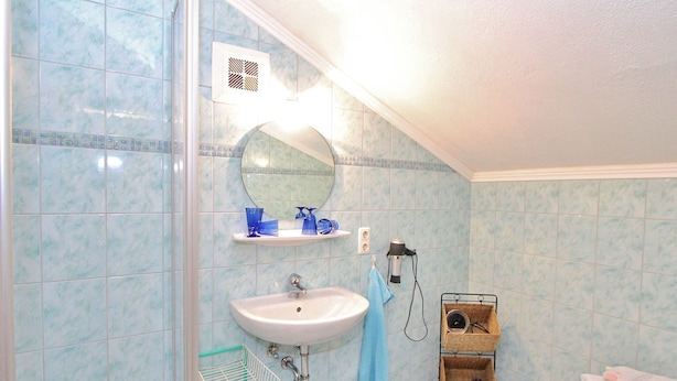 Bathroom - Vintage Apartment in Salzburg near Ski Area (Bramberg am Wildkogel)