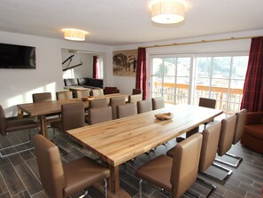 Chalet | Dining - Chalet in Saalbach-hinterglemm With Sauna (Saalbach-Hinterglemm)