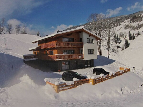 Chalet | Exterior - Chalet in Saalbach-hinterglemm With Sauna (Saalbach-Hinterglemm)