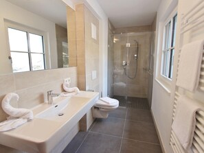 Chalet | Bathroom | Shower - Chalet in Saalbach-hinterglemm With Sauna (Saalbach-Hinterglemm)